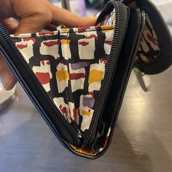 Vera Bradley Ultimate Wristlet Painted Feathers NWT with Defects (see photos) - Picture 10 of 12